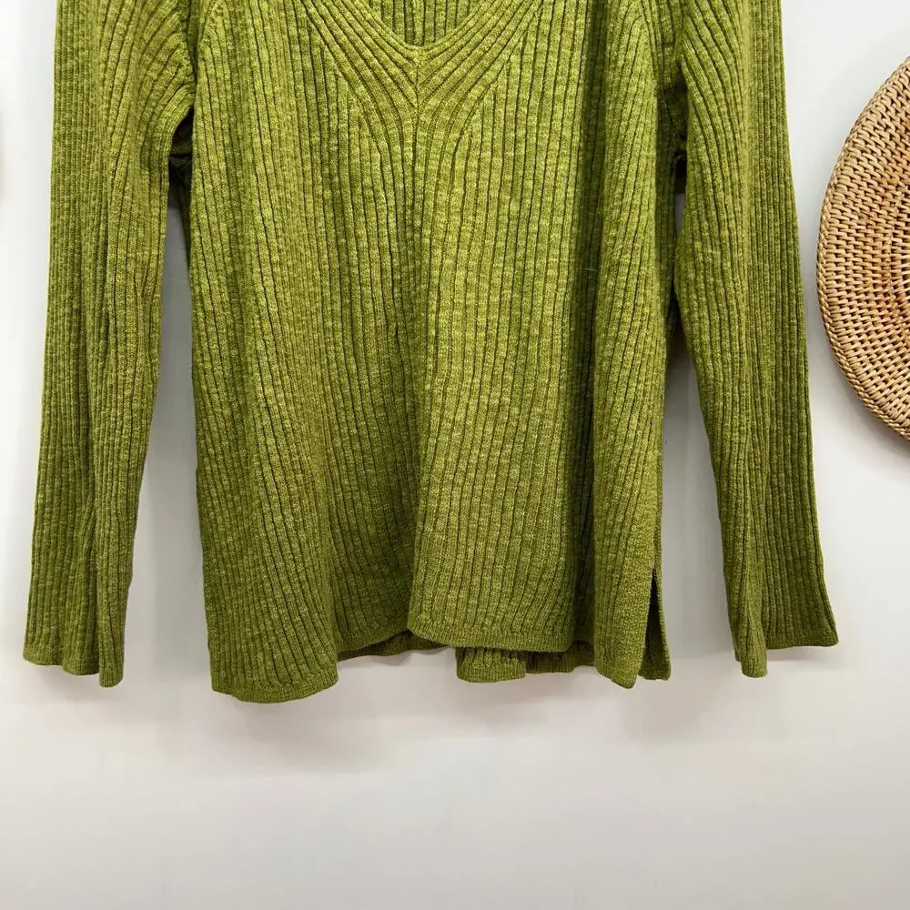 Free People Beach Green V-Neck Ribbed Knit Side Slit Sweater Medium Boho